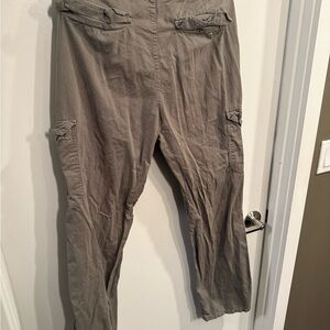 Zara Women’s Taupe Cargo Pants